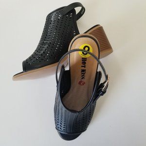 Hot Kiss Sydney Chunky Heel Sandals - Sz 9 - NWOT